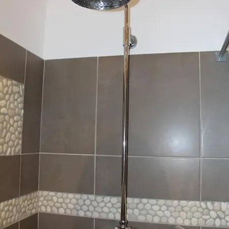 ヴィラ Gorgeous 5 Bedroom With Air Con, Heated Pool And Garden For 12 Villemoustaussou