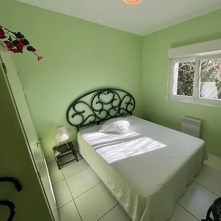 Gorgeous 5 Bedroom With Air Con, Heated Pool And Garden For 12 *