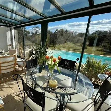 Gorgeous 5 Bedroom With Air Con, Heated Pool And Garden For 12 Villemoustaussou