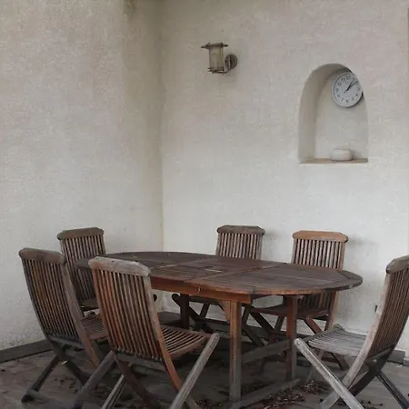 Gorgeous 5 Bedroom With Air Con, Heated Pool And Garden For 12