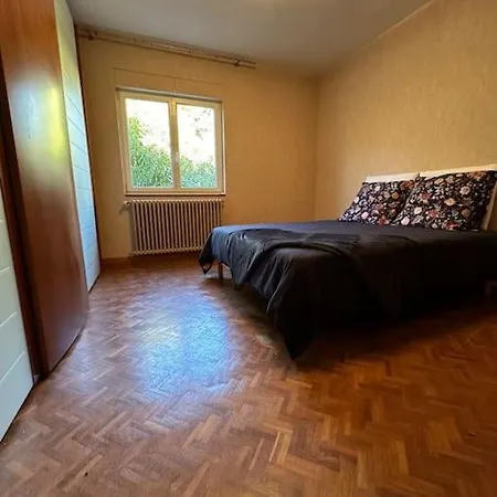 Gorgeous 5 Bedroom With Air Con, Heated Pool And Garden For 12 ヴィラ *