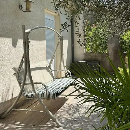 ヴィラ Gorgeous 5 Bedroom With Air Con, Heated Pool And Garden For 12 *