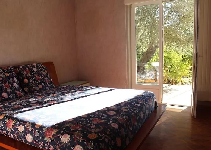Villa Gorgeous 5 Bedroom With Air Con, Heated Pool And Garden For 12 Villemoustaussou