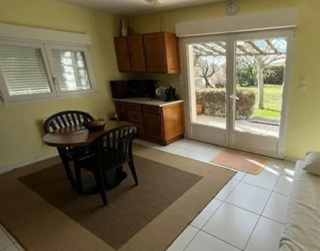 Gorgeous 5 Bedroom With Air Con, Heated Pool And Garden For 12 *
