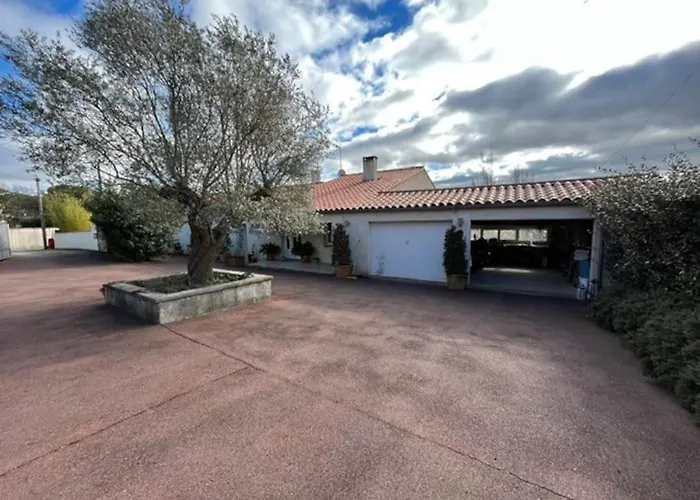 Gorgeous 5 Bedroom With Air Con, Heated Pool And Garden For 12 Villa *
