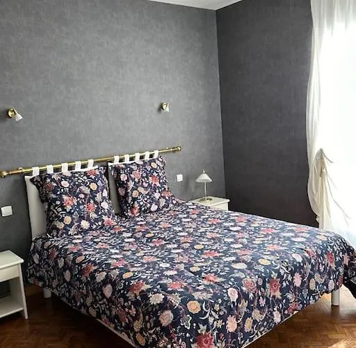 Gorgeous 5 Bedroom With Air Con, Heated Pool And Garden For 12 *
