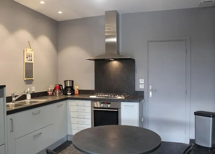 Gorgeous 5 Bedroom With Air Con, Heated Pool And Garden For 12 Villa Villemoustaussou