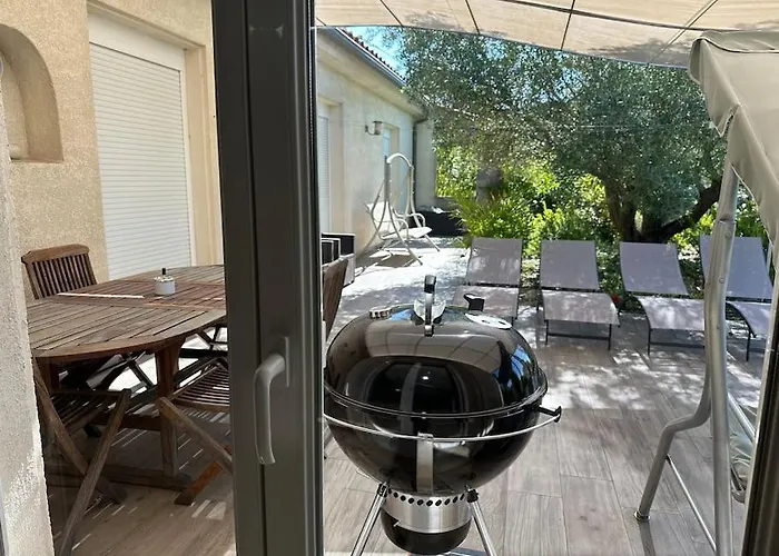 Gorgeous 5 Bedroom With Air Con, Heated Pool And Garden For 12 Villemoustaussou