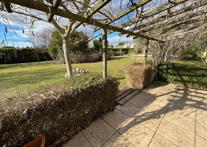 Gorgeous 5 Bedroom With Air Con, Heated Pool And Garden For 12 Villa
