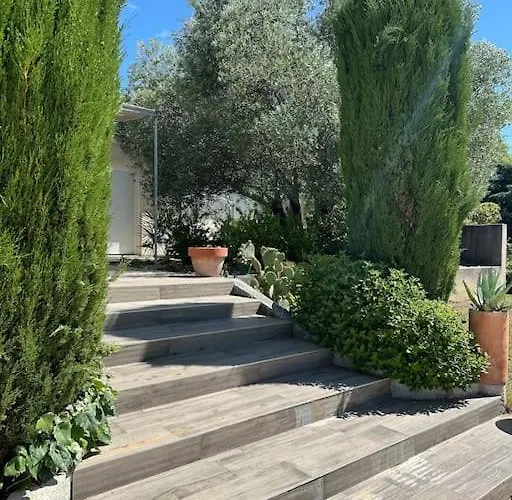 Gorgeous 5 Bedroom With Air Con, Heated Pool And Garden For 12 Villemoustaussou