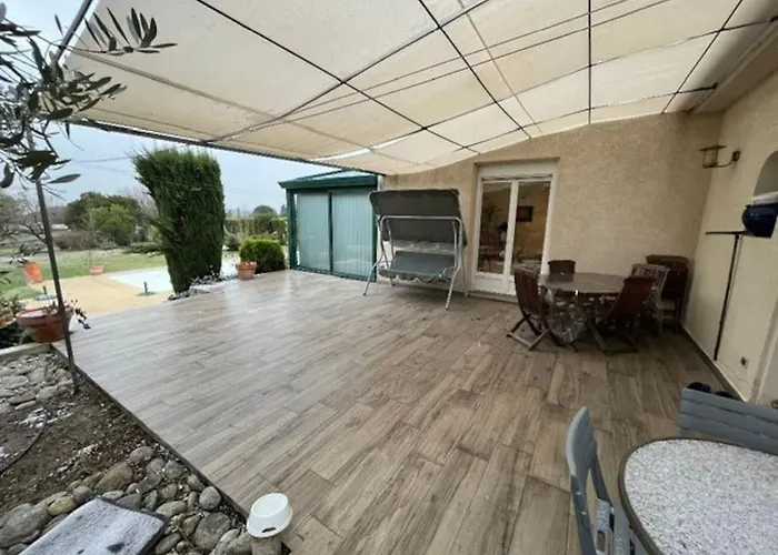 Gorgeous 5 Bedroom With Air Con, Heated Pool And Garden For 12 Villemoustaussou