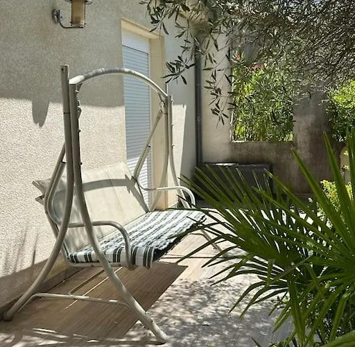 Villa Gorgeous 5 Bedroom With Air Con, Heated Pool And Garden For 12 *
