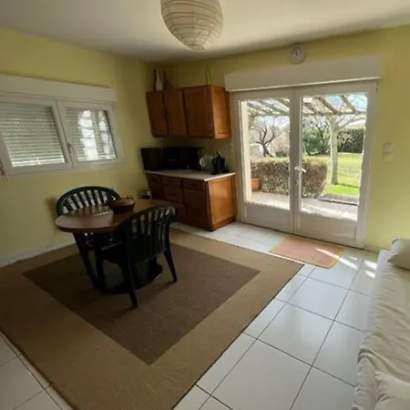 Gorgeous 5 Bedroom With Air Con, Heated Pool And Garden For 12 *