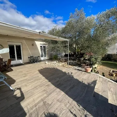 Villa Gorgeous 5 Bedroom With Air Con, Heated Pool And Garden For 12